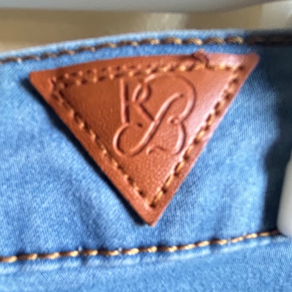 Red Bottoms Flare Mod Rise Raw Frayed Hem Blue Light Wash Jeans Women’s Sz 11/12 - Picture 4 of 7